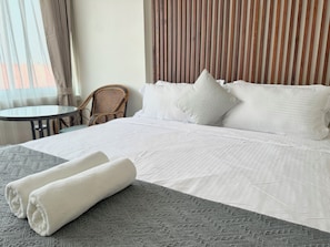 Deluxe Room, 1 Double Bed | 1 bedroom, desk, blackout curtains, soundproofing