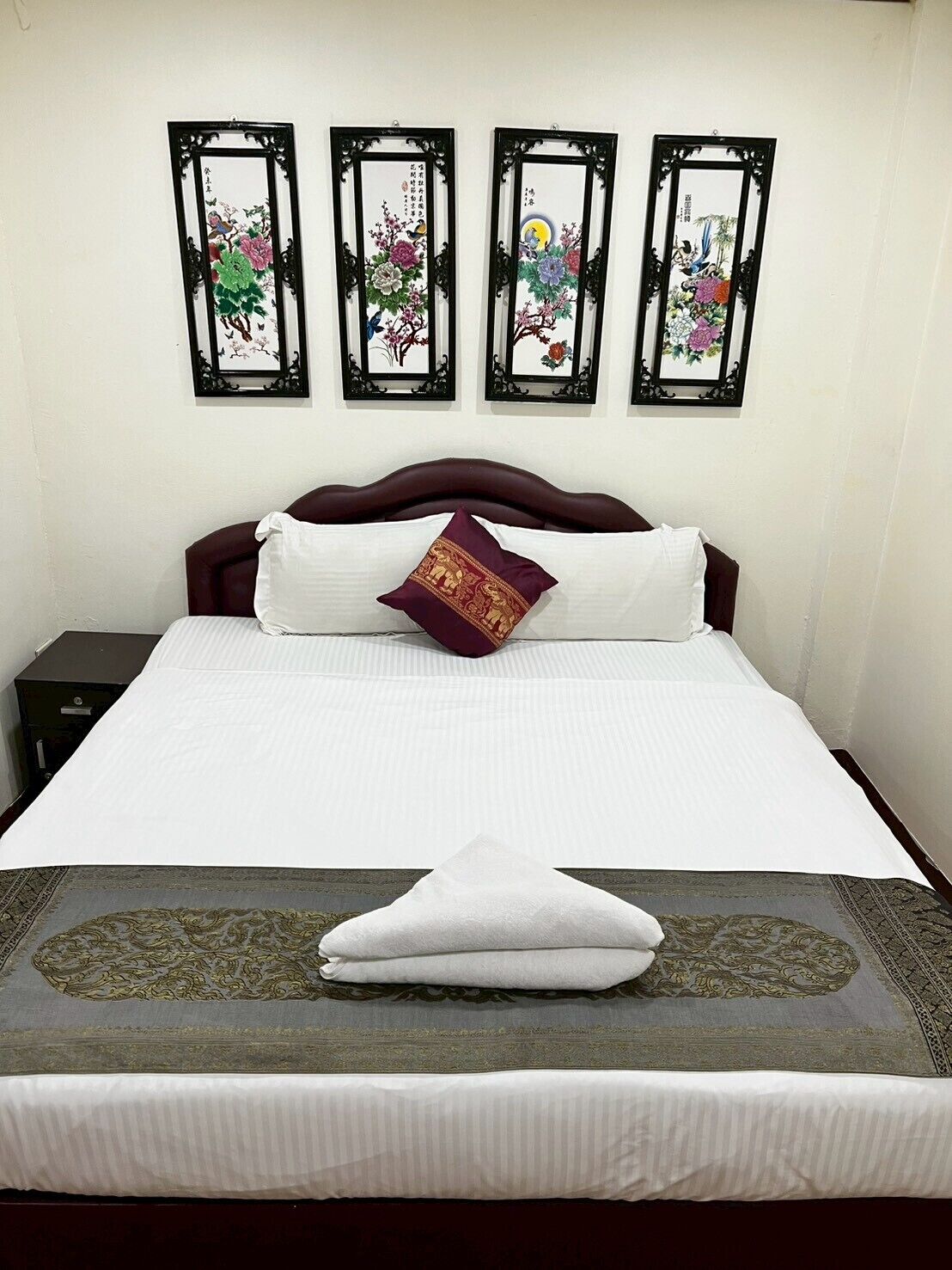 Basic Room | Desk, blackout curtains, soundproofing, free WiFi