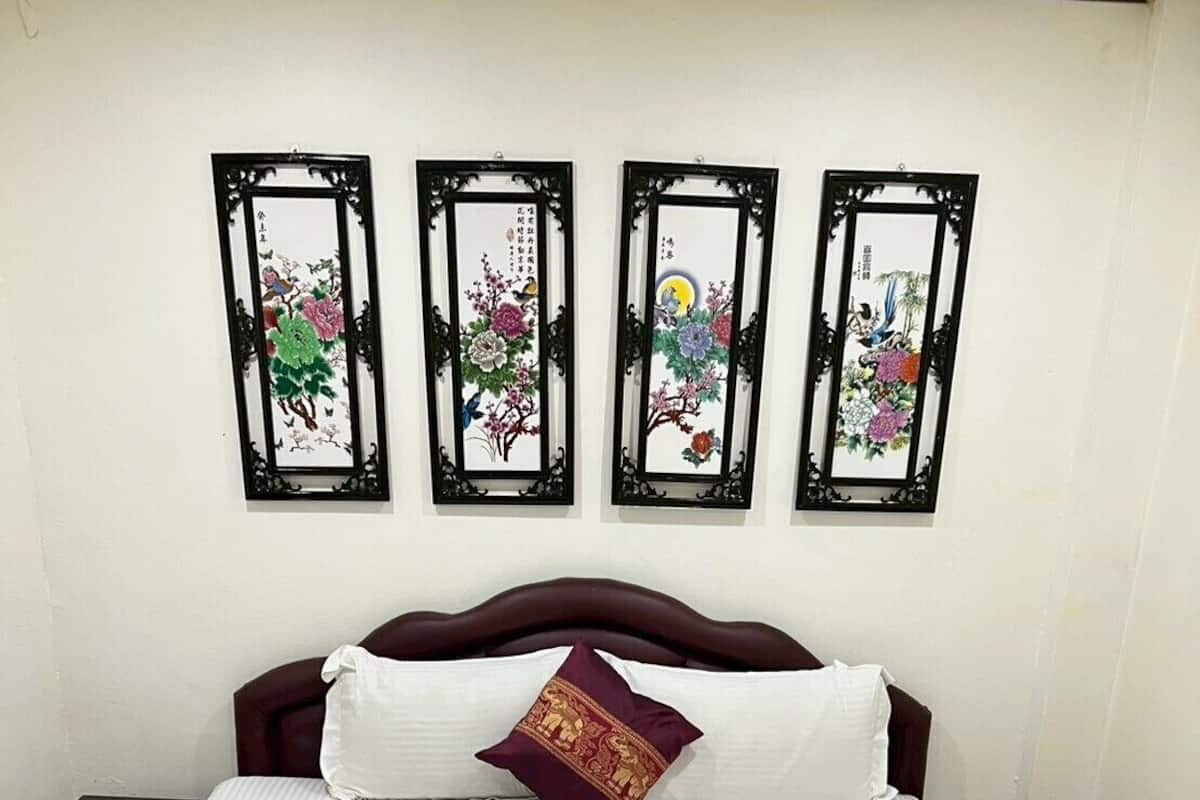 Kamar Basic | Meja kerja, tirai kedap cahaya, kedap suara, dan Wi-Fi gratis