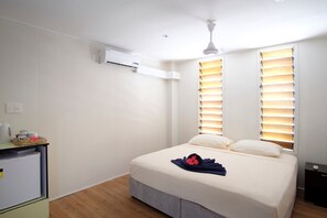 Tweepersoonskamer | Luxe beddengoed, een kluis op de kamer, een strijkplank/strijkijzer