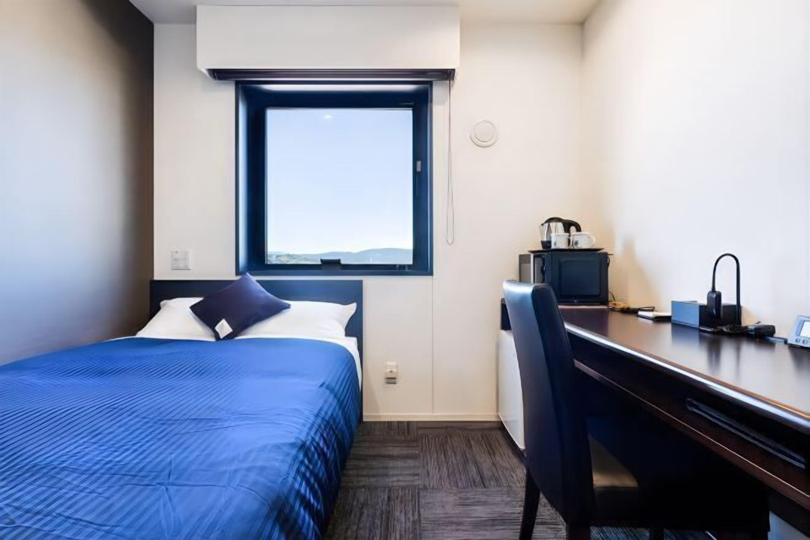 Décor unique, bureau, fer et planche à repasser, accès au Wi-Fi (inclus)