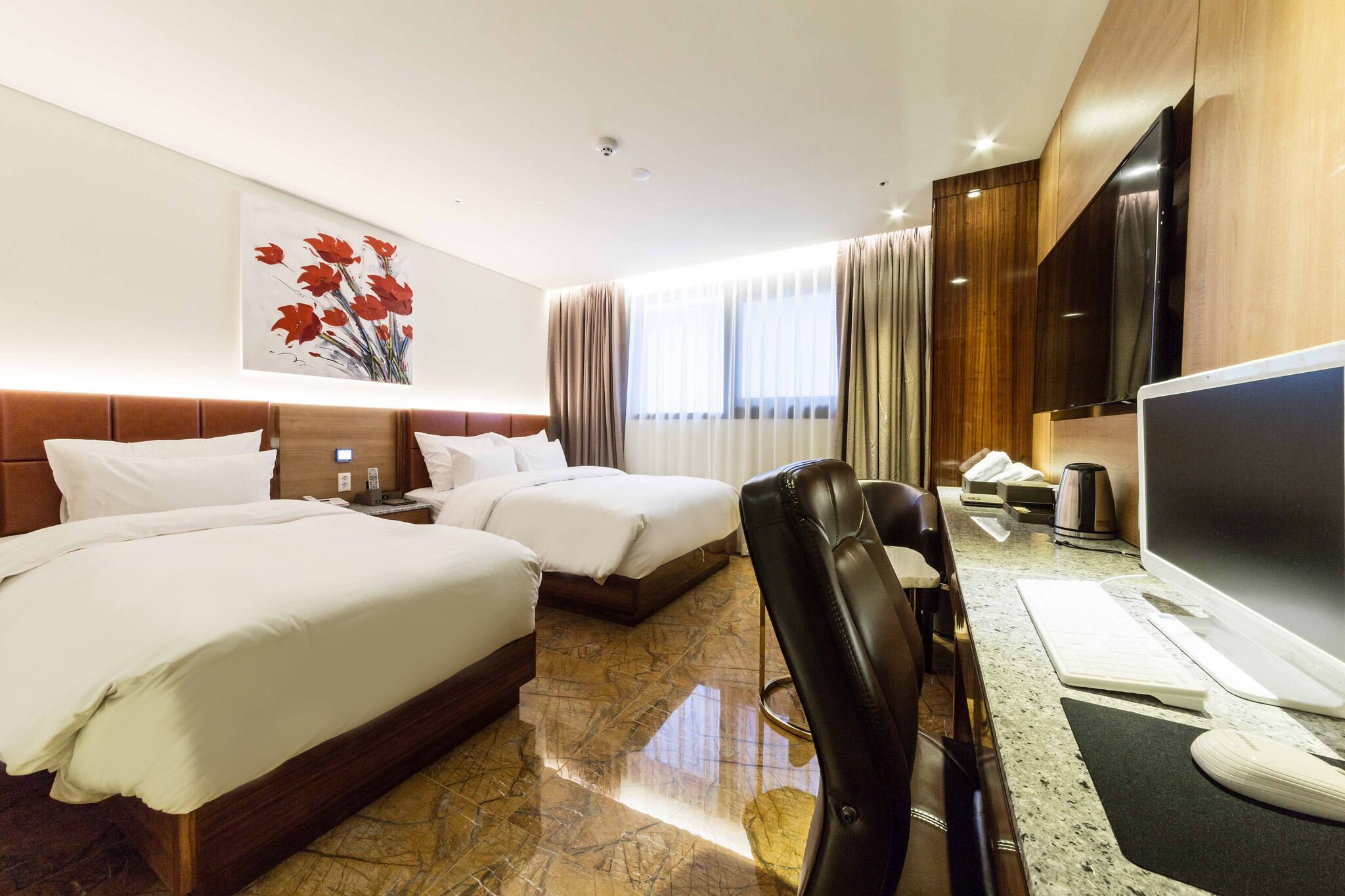 ツインルーム | エジプト綿のシーツ、高級寝具、ミニバー (無料)、デスク