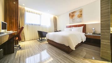 Double Room | Egyptian cotton sheets, premium bedding, free minibar, desk
