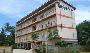 Exterior - Boonmee Court 2 (Surat Thani)