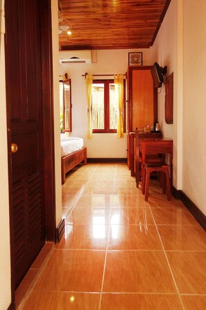 Room amenity - Villa Rattanakon (Luang Prabang)