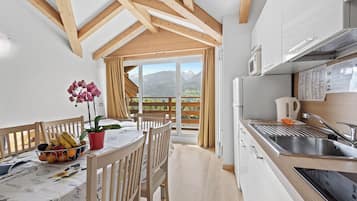 Superior Apartment, 2 Bedrooms, Balcony (6 pax) | Private kitchen | Full-sized fridge, microwave, stovetop, espresso maker
