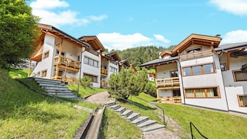 3 sovrum, vÀrdeförvaringsskÄp pÄ rummet och individuell inredning