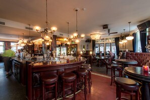 Bar (en la propiedad)