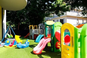 Children's play area - outdoor - Hotel Royal (Cattolica)