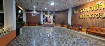 Royal Land Mae Klong Hotel