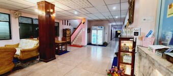 Royal Land Mae Klong Hotel