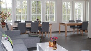 Villa – classic, 3 soverom, badstue, strandutsikt | Oppholdsområde