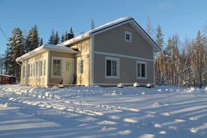Front of property - Koivuniemi (Juuka)