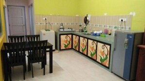 Ferienhaus, 3 Schlafzimmer | Essbereich im Zimmer