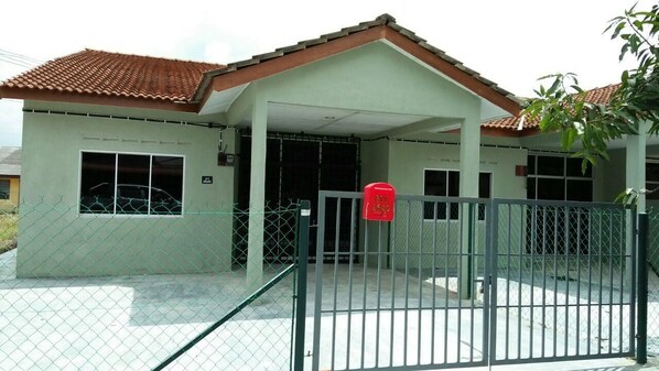 Front of property - Homestay Mimie (Gemas)