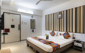 Deluxe Double Room - FabHotel Brook Elan Viman Nagar (Pune)