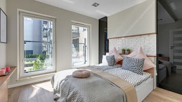 Deluxe Apartment, 1 Bedroom, Balcony (Chmielna 70/12) | 1 bedroom, individually decorated, individually furnished