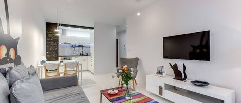 Departamento Deluxe, 1 habitación, balcón, vista al río (Chmielna 73/31) | 1 habitación, decoración personalizada y muebles diferentes