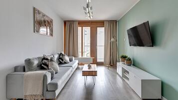 Deluxe Apartment, 1 Bedroom, Balcony (Aura 15/186) | 1 bedroom, individually decorated, individually furnished