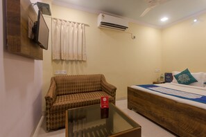 Habitació doble o amb dos llits individuals estàndard, 1 llit doble, bany privat | Wifi gratuïta i roba de llit
