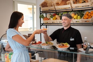 Lunch and dinner served, local and international cuisine