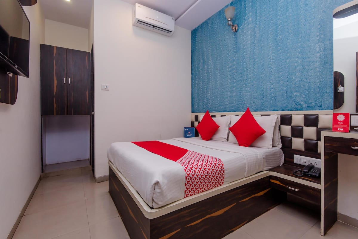 standard double or twin room, 1 double bed, private bathroom | free wifi