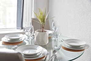 Family Apartment | Living area | 32-inch flat-screen TV with cable channels, TV, Netflix - Pleasure Holiday Apartments (Blackpool)