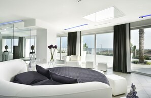 Premium bedding, down duvets, minibar, in-room safe