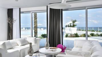 Ropa de cama de alta calidad, edredón y minibar