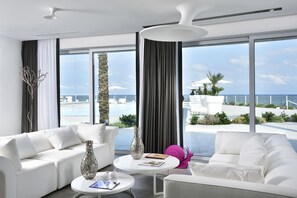 Premium bedding, down duvets, minibar, in-room safe