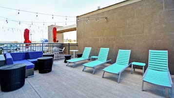 Outdoor pool, sun loungers