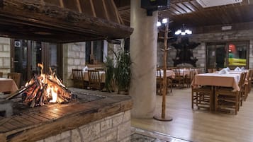 Lunch and dinner served, Mediterranean cuisine