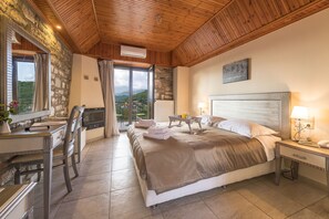 Quarto (Stone) | Cofres nos quartos, escrivaninha, quartos à prova de som, berços grátis