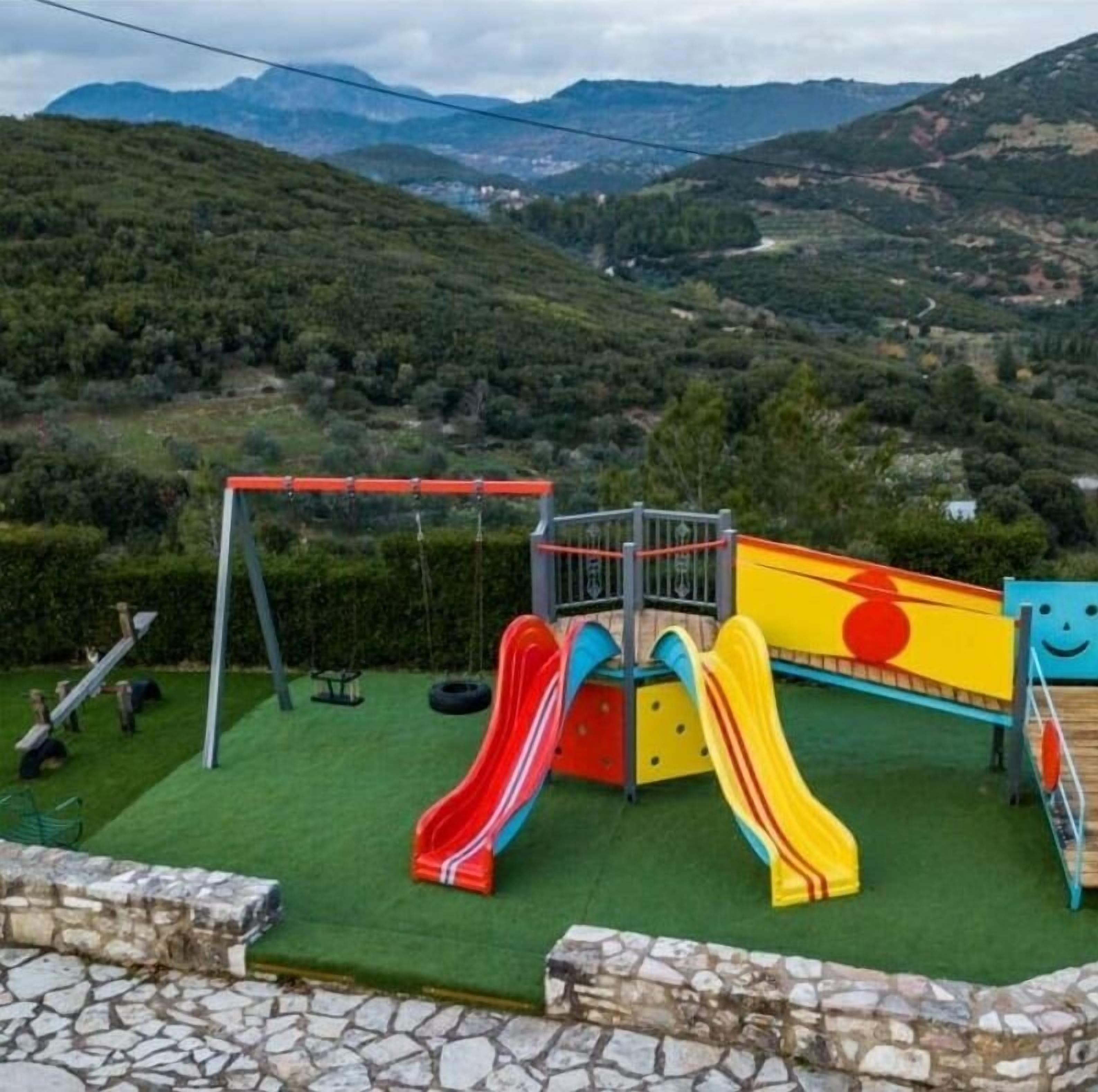 children’s play area – outdoor