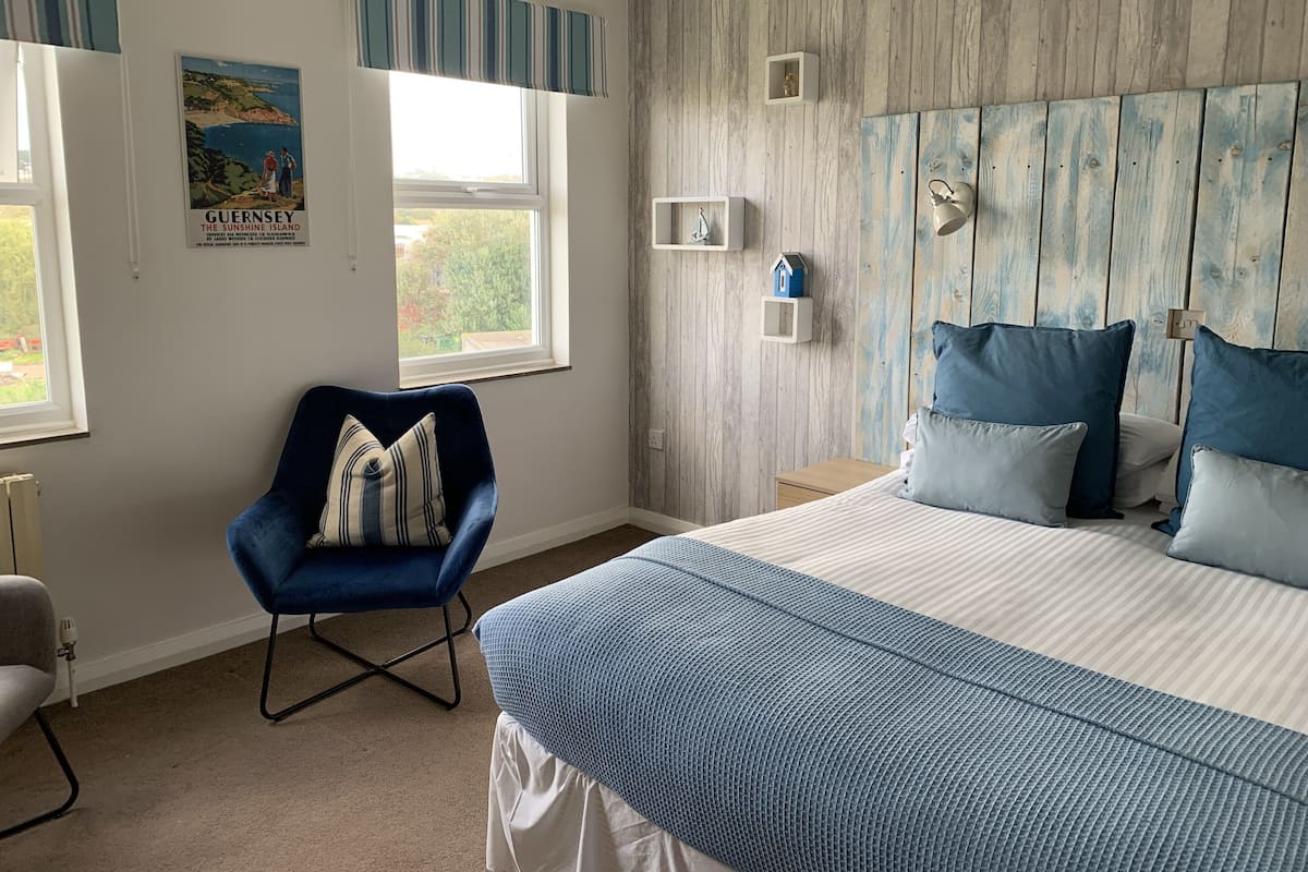 1 chambre, literie de qualité supérieure, bureau