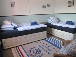 منزل تقليدي - غرفتا نوم - منظر للجبل - على البحيرة | 2 عدّة غرف نوم ومكواة/لوح كي