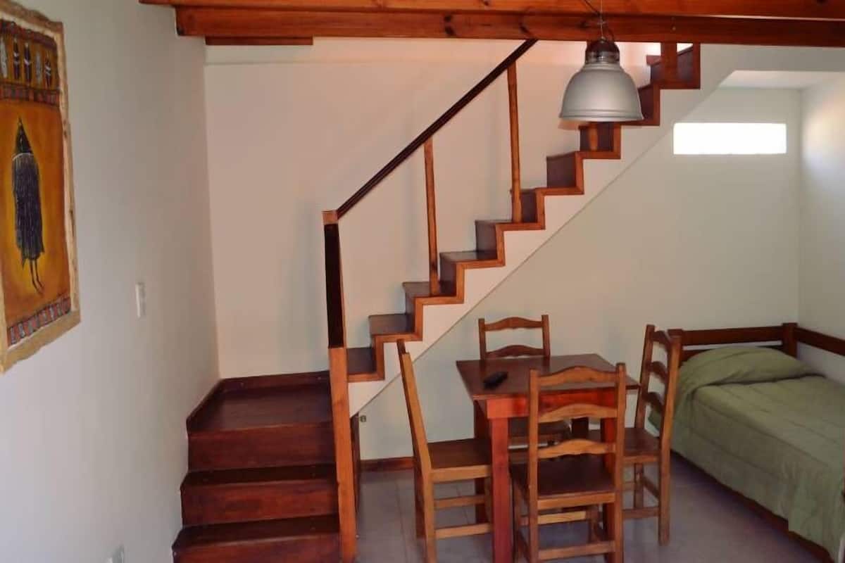 Caja de seguridad en la habitación y escritorio