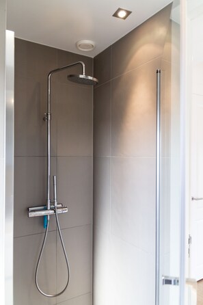 Deluxe-Penthouse, Raucher (Type G) | Dusche im Bad