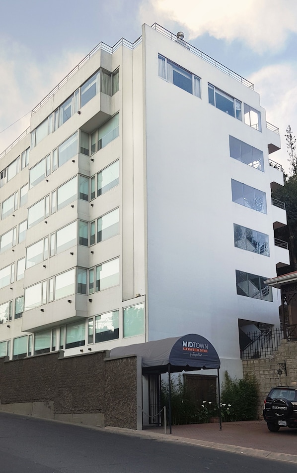 Front of property - Midtown La Paz (La Paz)