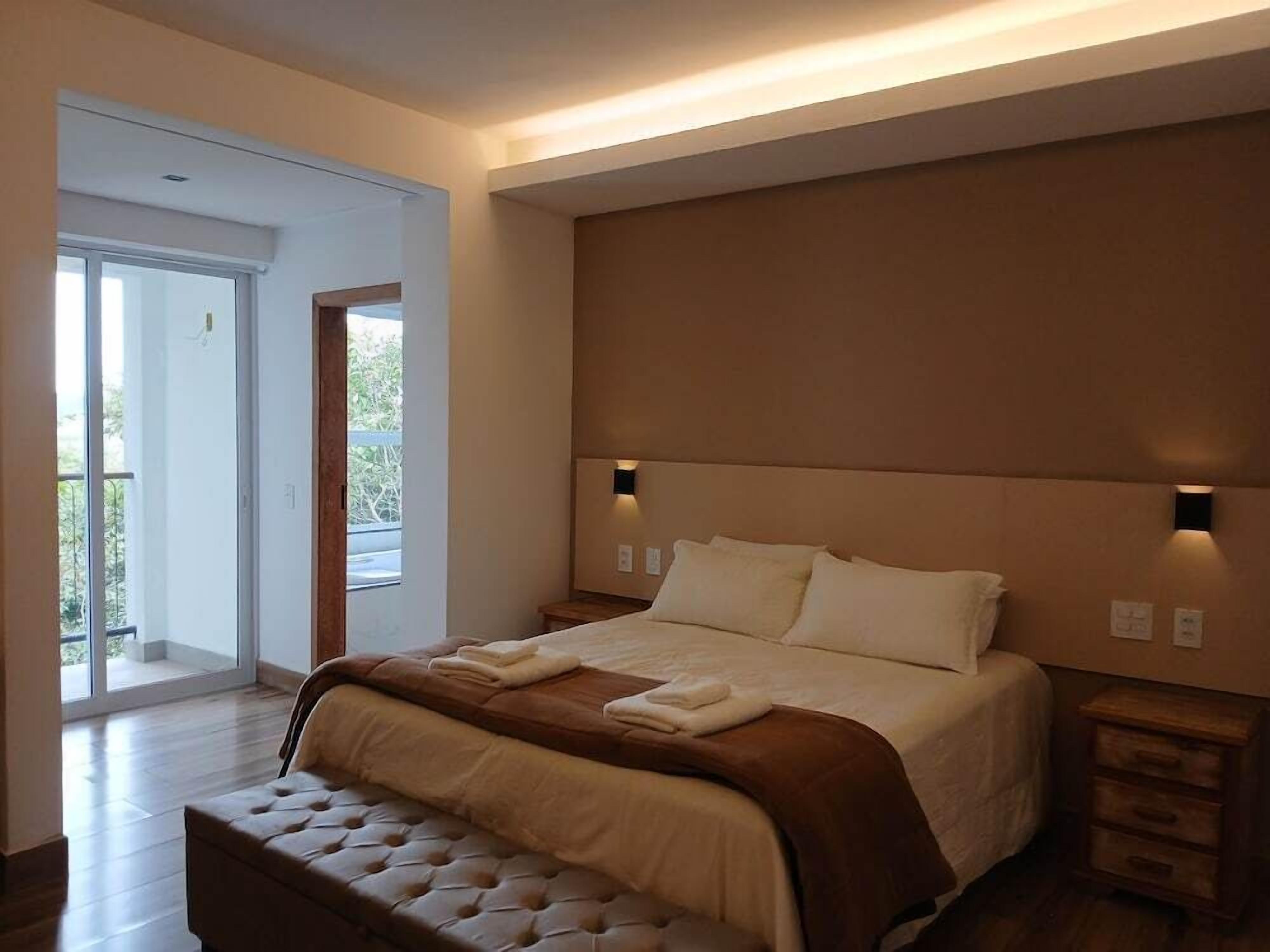 Minibar, free WiFi