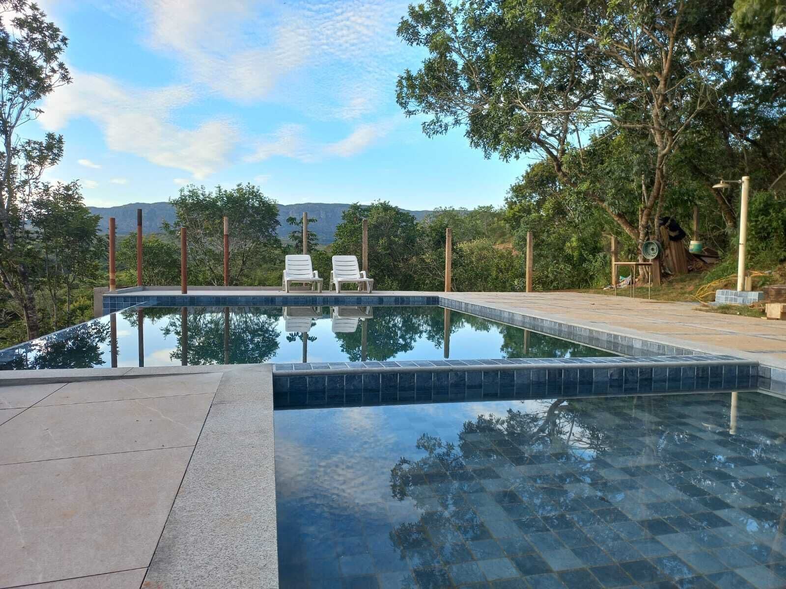 2 座室外游泳池