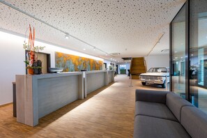 40-Zoll-Flachbildfernseher mit Kabelempfang, Fernseher