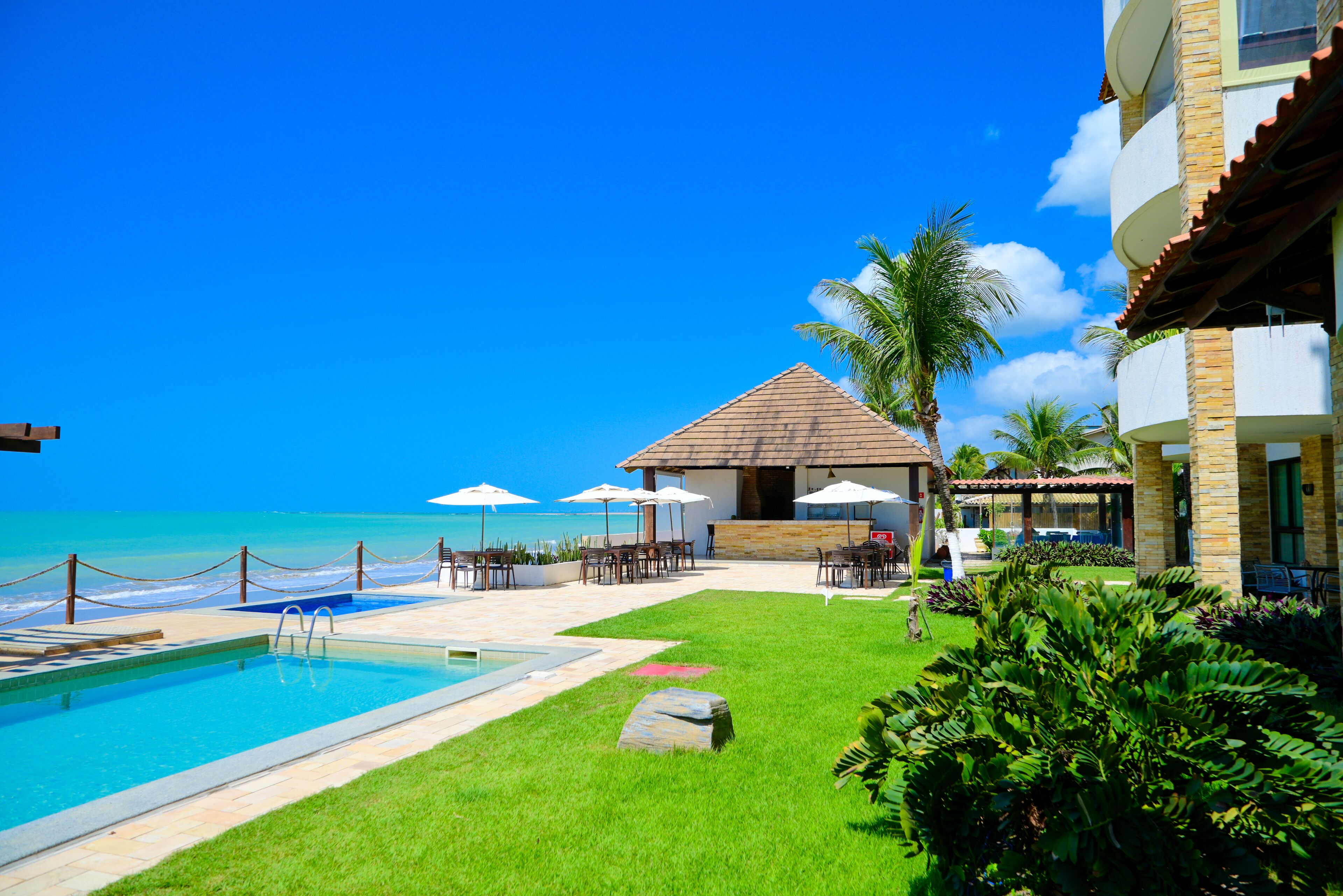 Bar à beira da piscina