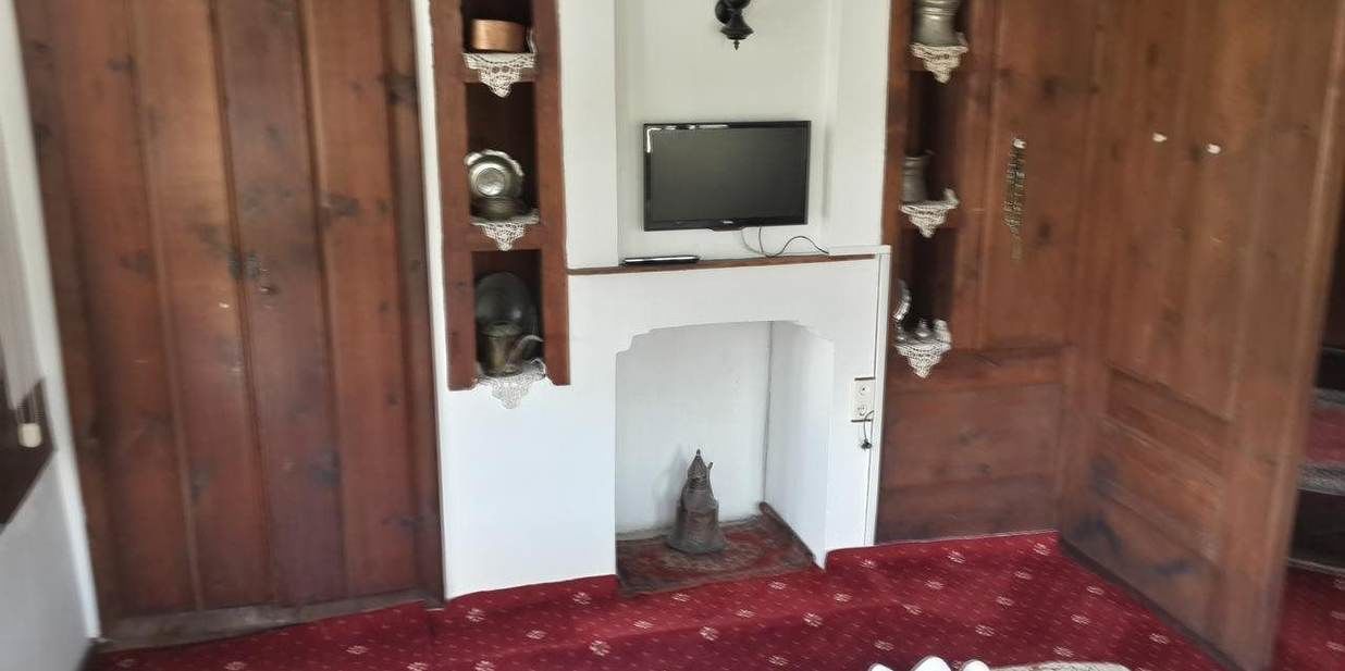 standard double room | living area | lcd tv