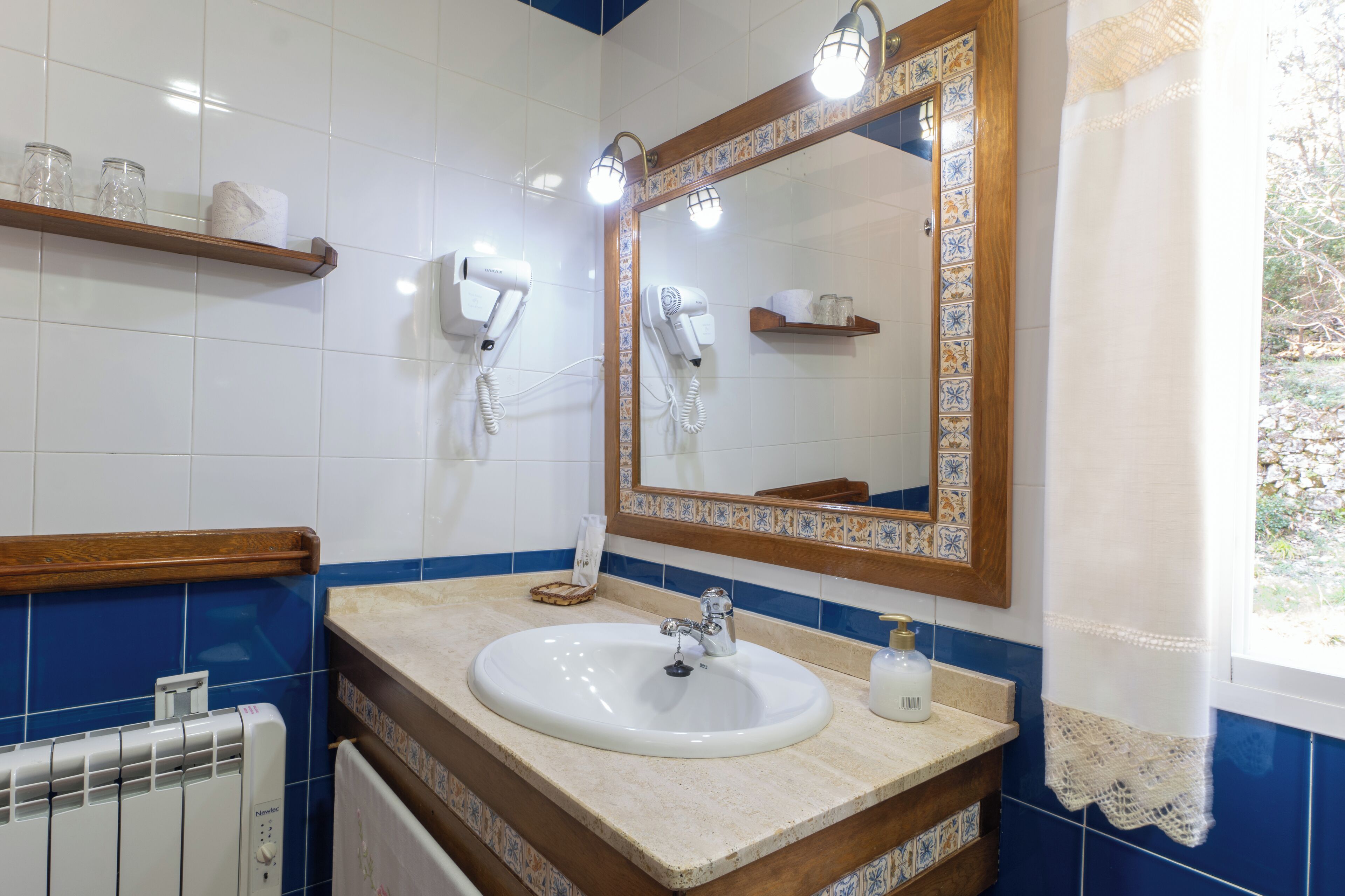 double or twin room | bathroom | shower, free toiletries, hair dryer, towels