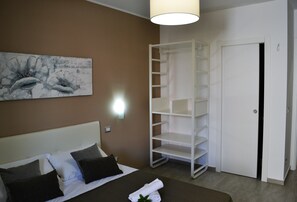 Habitación doble (Daiquiri) | Minibar, caja fuerte, escritorio y wifi gratis