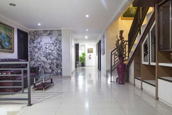 Hallway - RedDoorz near Gedung Sate 2 (Bandung)