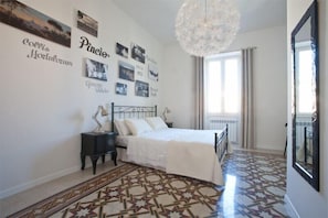 Quarto casal | Individualmente decorados, individualmente mobiliados, escrivaninha