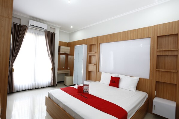 Free WiFi, bed sheets