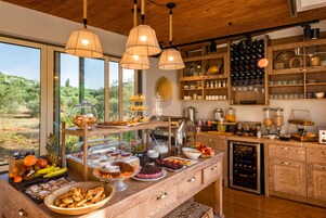 Desayuno buffet todos los días (con cargo)